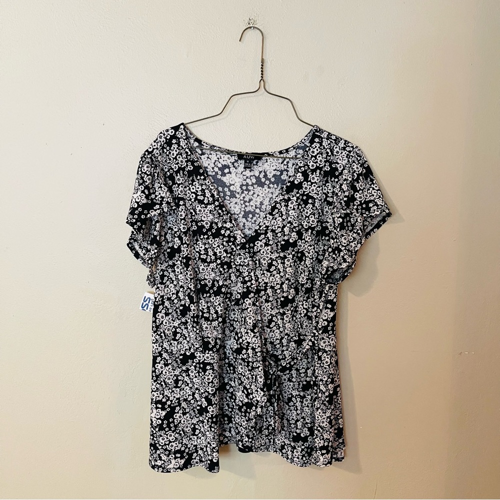 NWT Black and White Floral Wrap Style Top